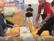 Concurso internacional de queijos acontece durante a Expoqueijo Brasil 2023 em Araxá