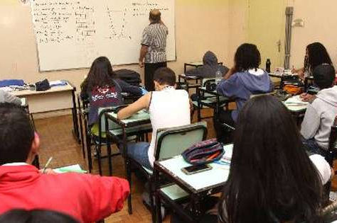 Governo de Minas autoriza reinício das aulas presenciais em 800 cidades.