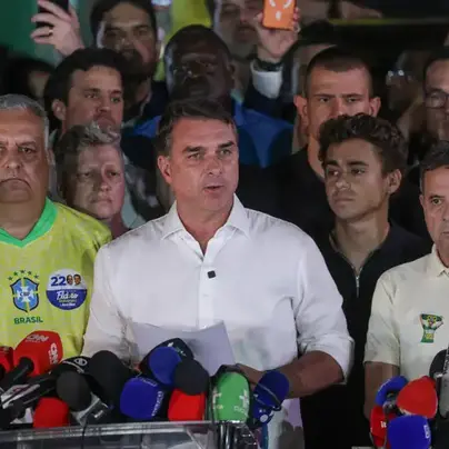 Após derrota, Flávio Bolsonaro questiona eleições e anuncia que vai recorrer à Justiça