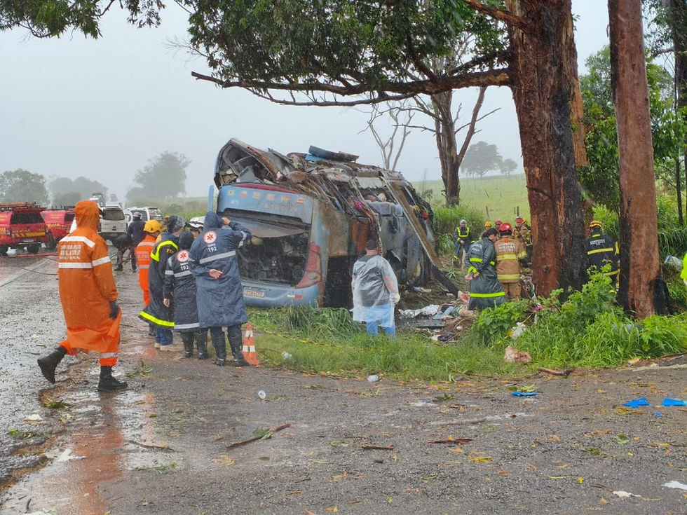 Acidente com ônibus da Bahia deixa mortos e dezenas de feridos na BR-365, em Minas Gerais