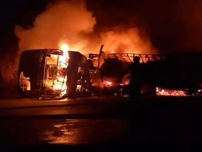 Acidente entre ônibus e carreta deixa mortos e feridos na BR 365