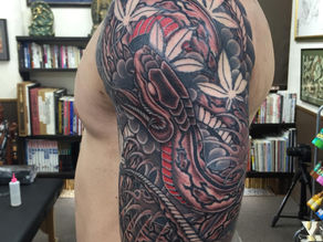 蛇と紅葉【上腕】