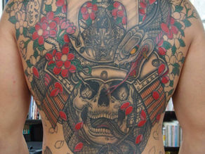 骸骨と蛇【背中】