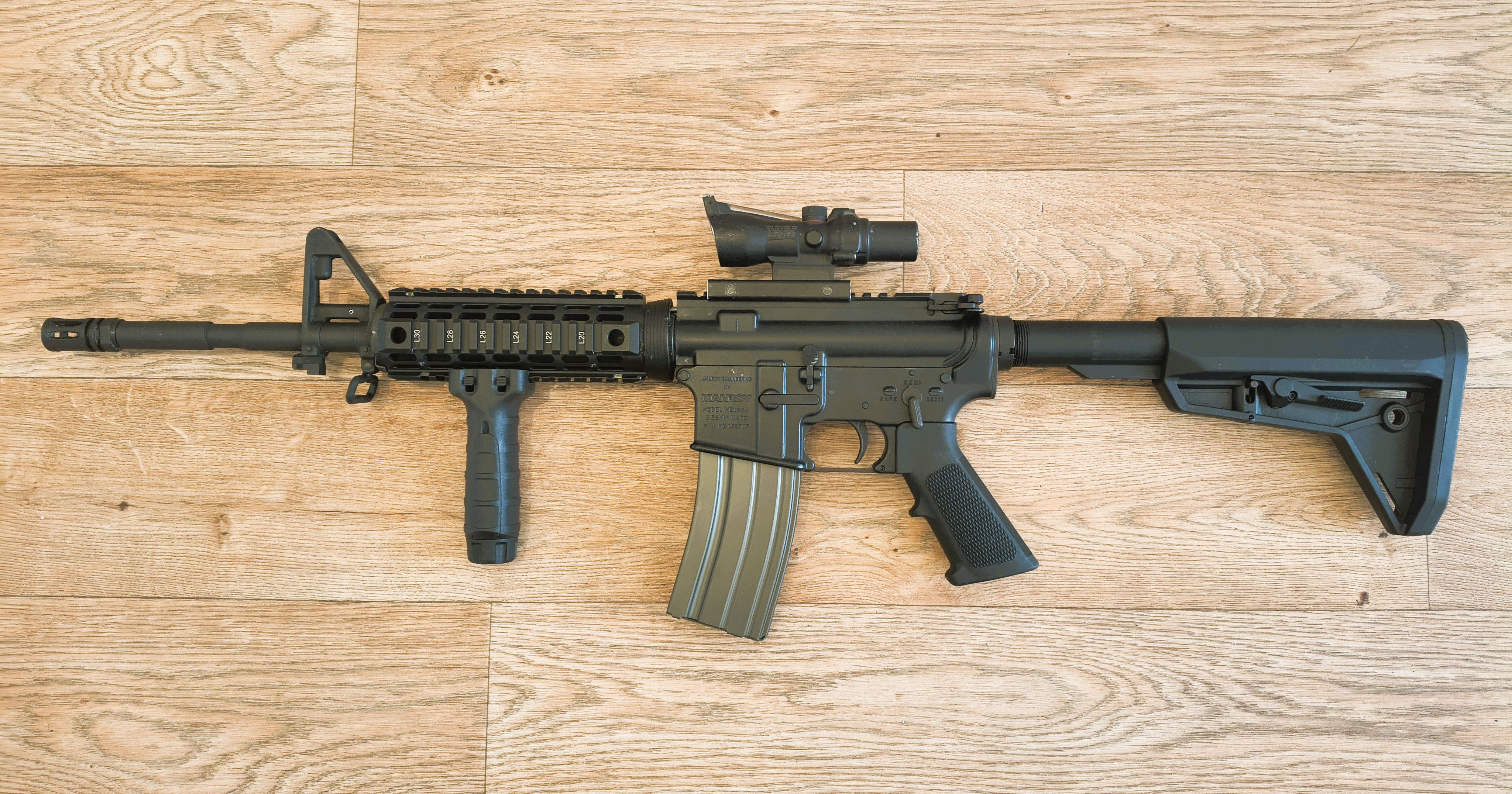 Deactivated Manroy ME16X4 (M4) Assault Rifle ***With Working ACOG Sight***