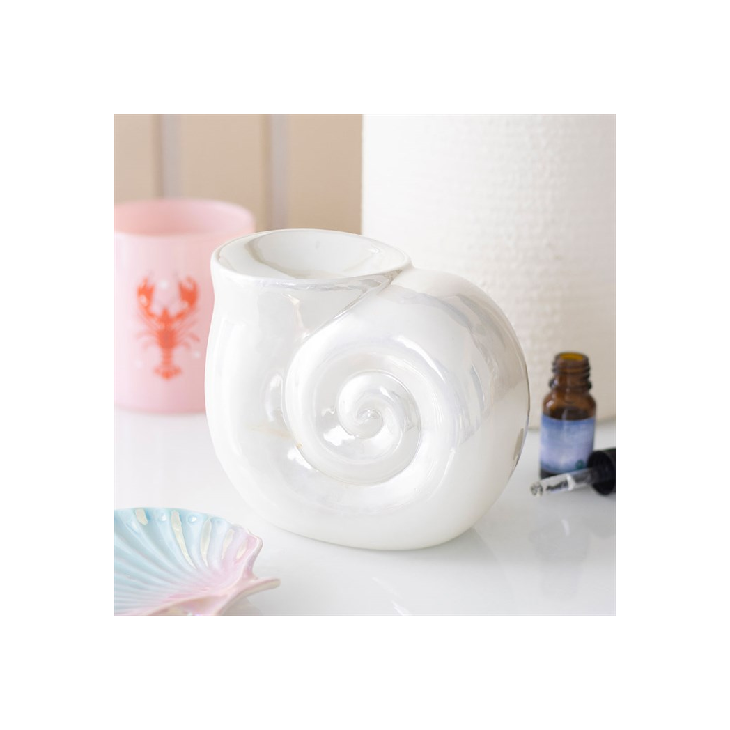 Pearl shell oil burner styled with coastal accessories