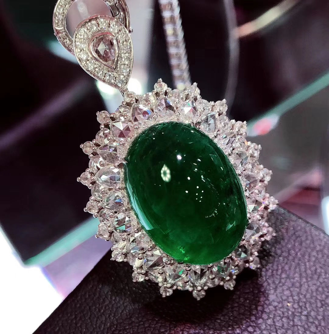 Cabochon Cut Vivid Green Emerald Ring 17.77ct