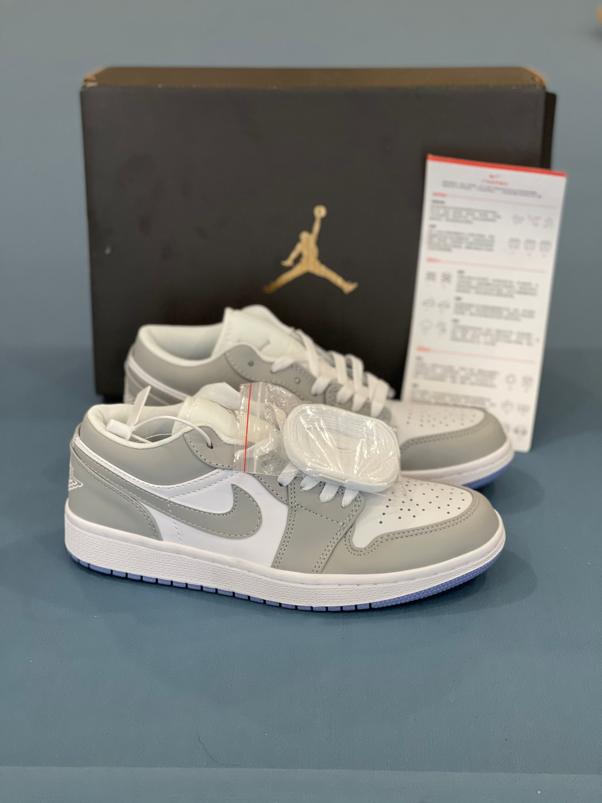 W87 Jordan Low Xám (SC)