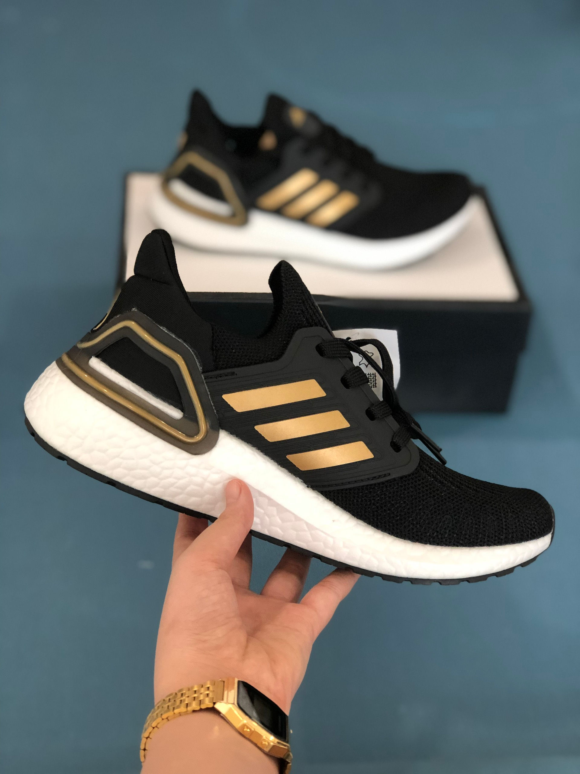 W59 Adidas Ultraboost Đen Vàng