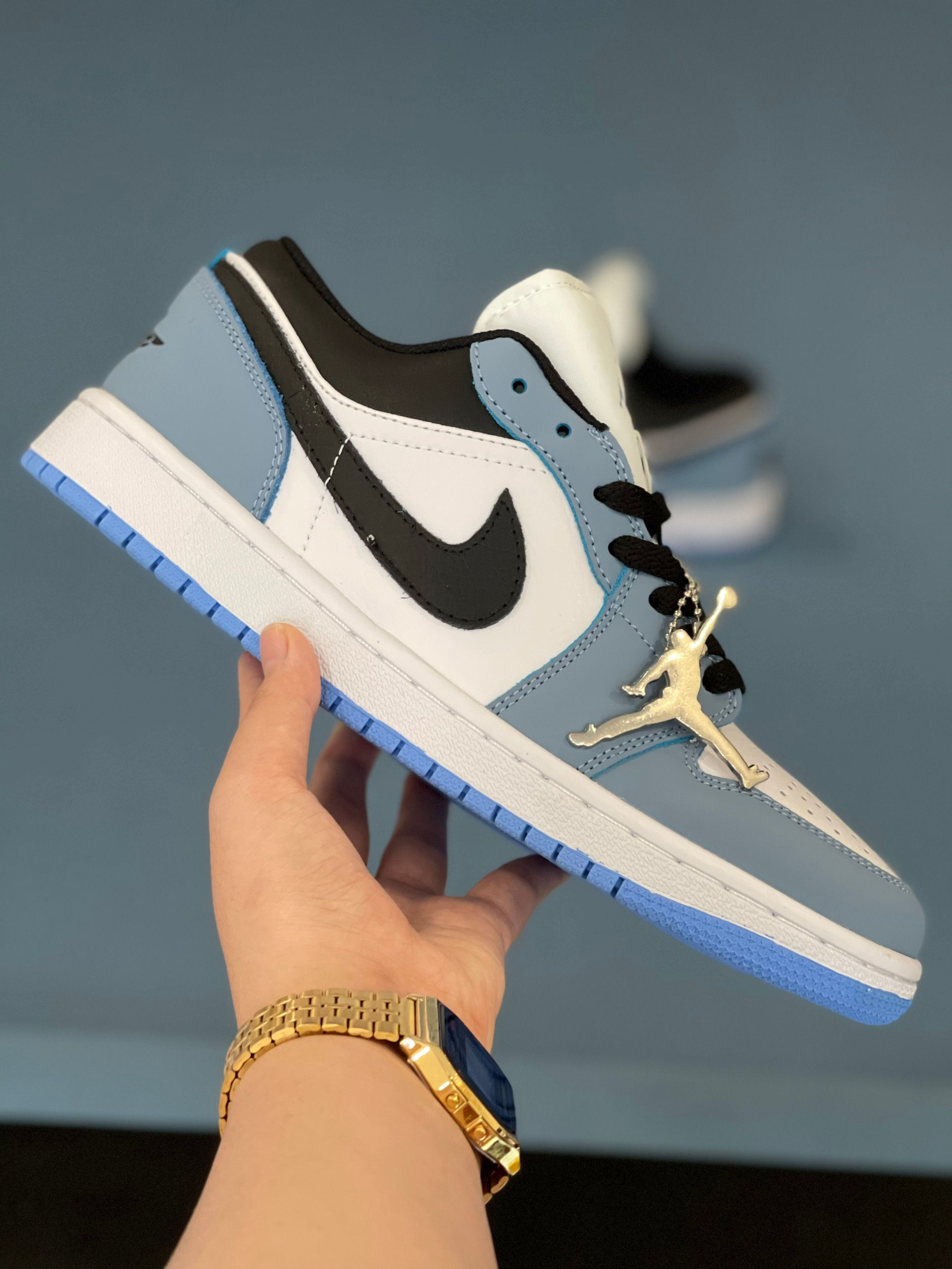W63 Jordan University Blue Low (SC)