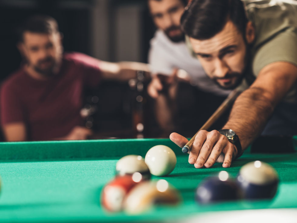 Clash of the Titans: Wood vs. Carbon Fiber Pool Cues