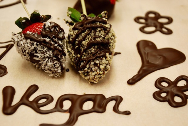 vegan, organic, chocolate dipped strawberries