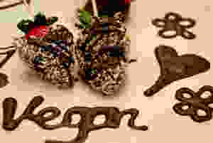 vegan, organic, chocolate dipped strawberries