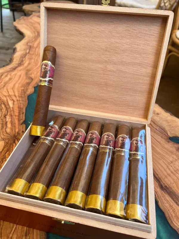 Guri Sparta Double Robusto Habano Gorgo