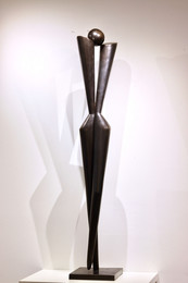 knupp gallery - jan vit socha minimalismus josephine baker 180 cm.jpeg
