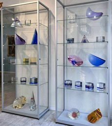 knupp gallery - jan stohanzl - opticke tavene sklo instalace vitrina.jpeg