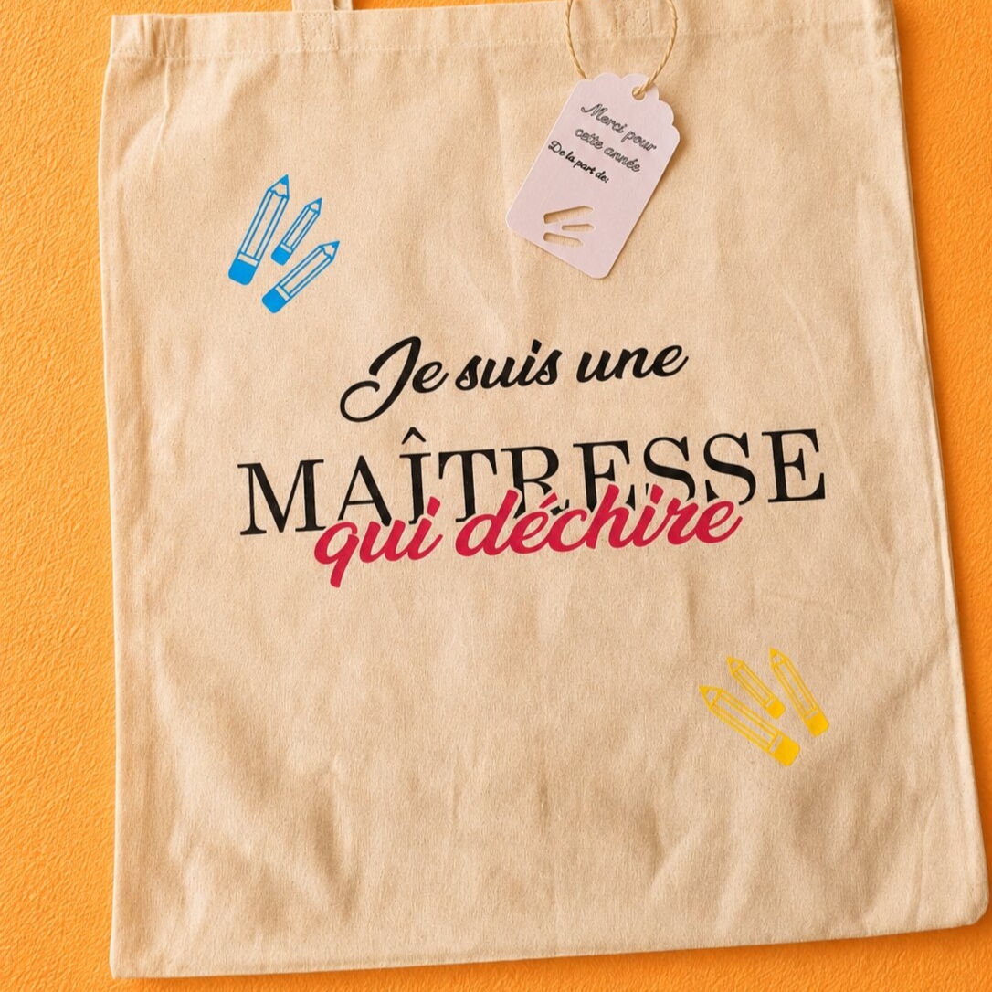 Tote bag "Je suis une maîtresse qui défire"