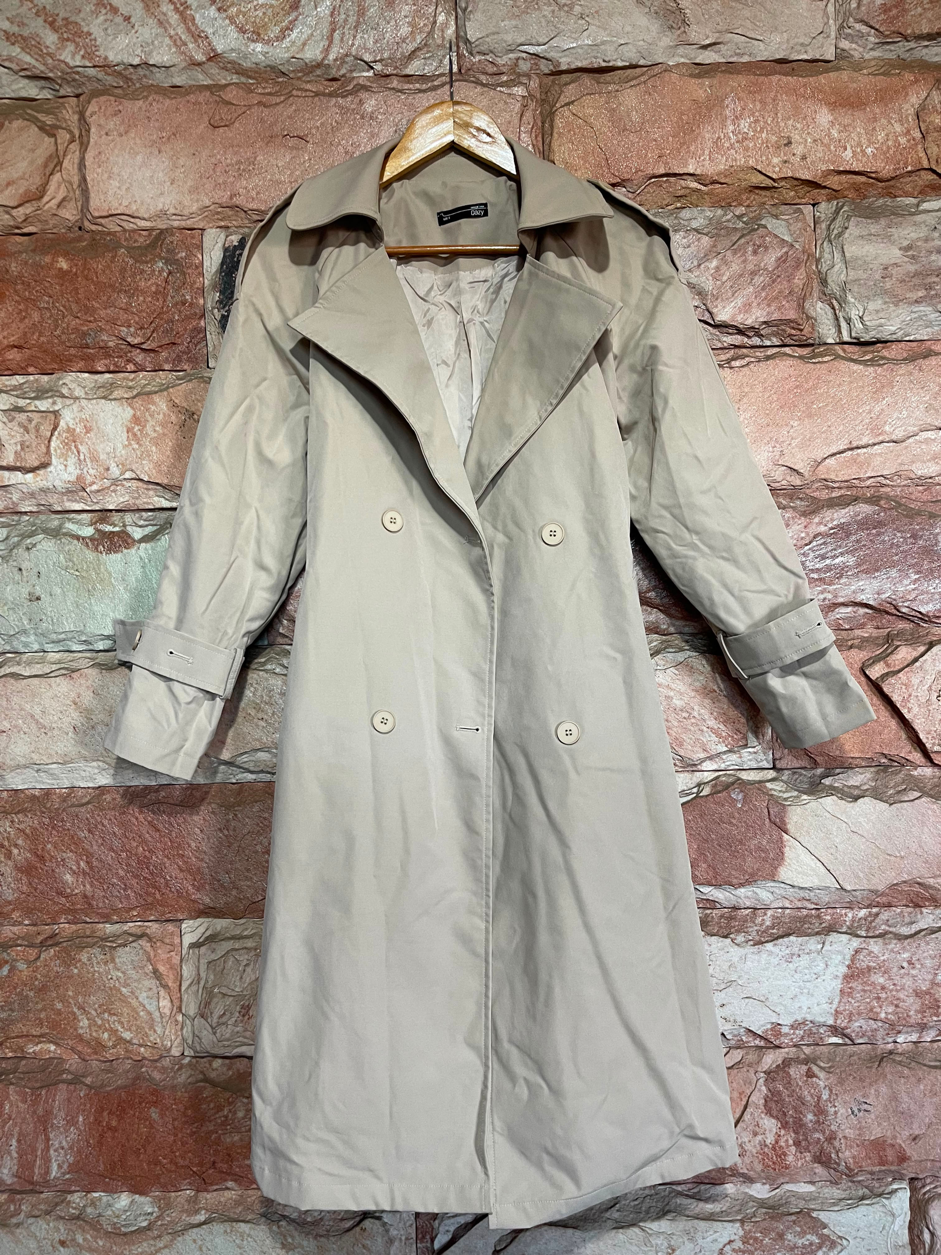 Trench Coat com Faixa Para Amarração na Cintura