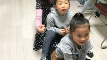 英語絵本をお膝で聞いてくれる😃💕🌟💕🌟