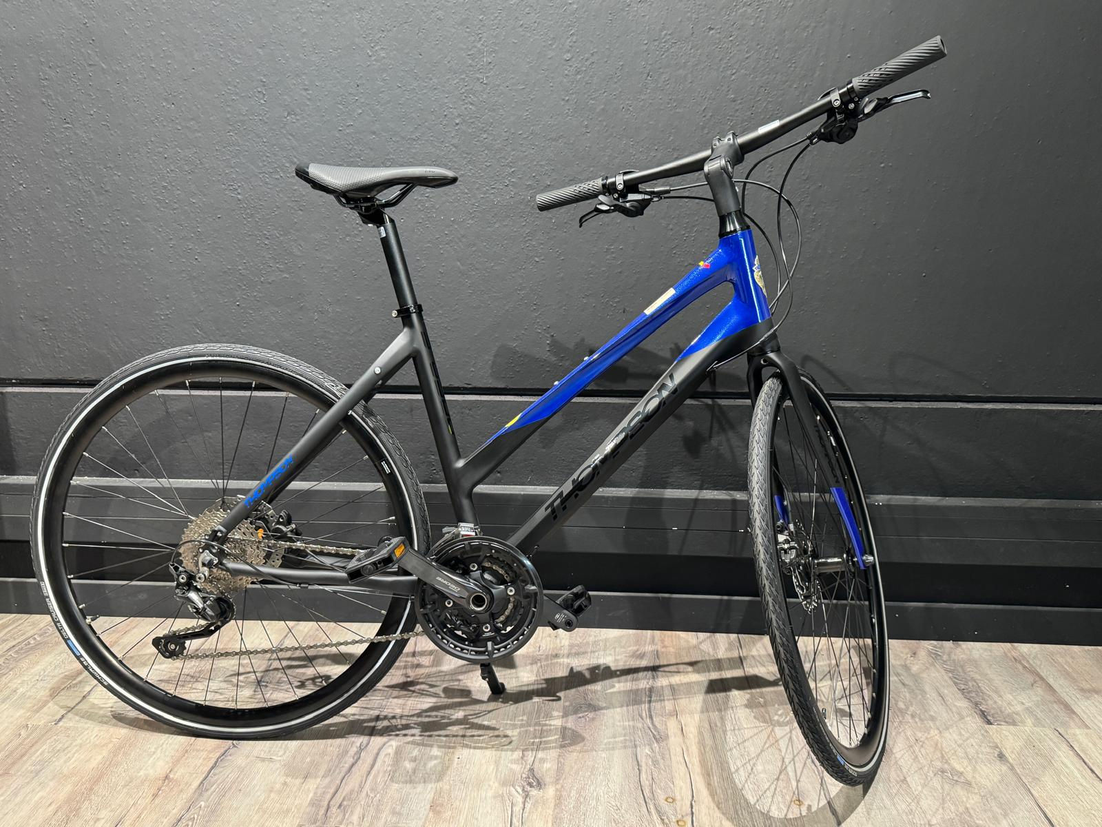 Thompson S 8500 NAKED 19 ZWART BLAUW