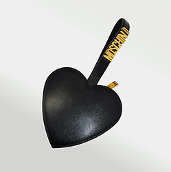 moschino_heart_black_vintage_handbag_1_2