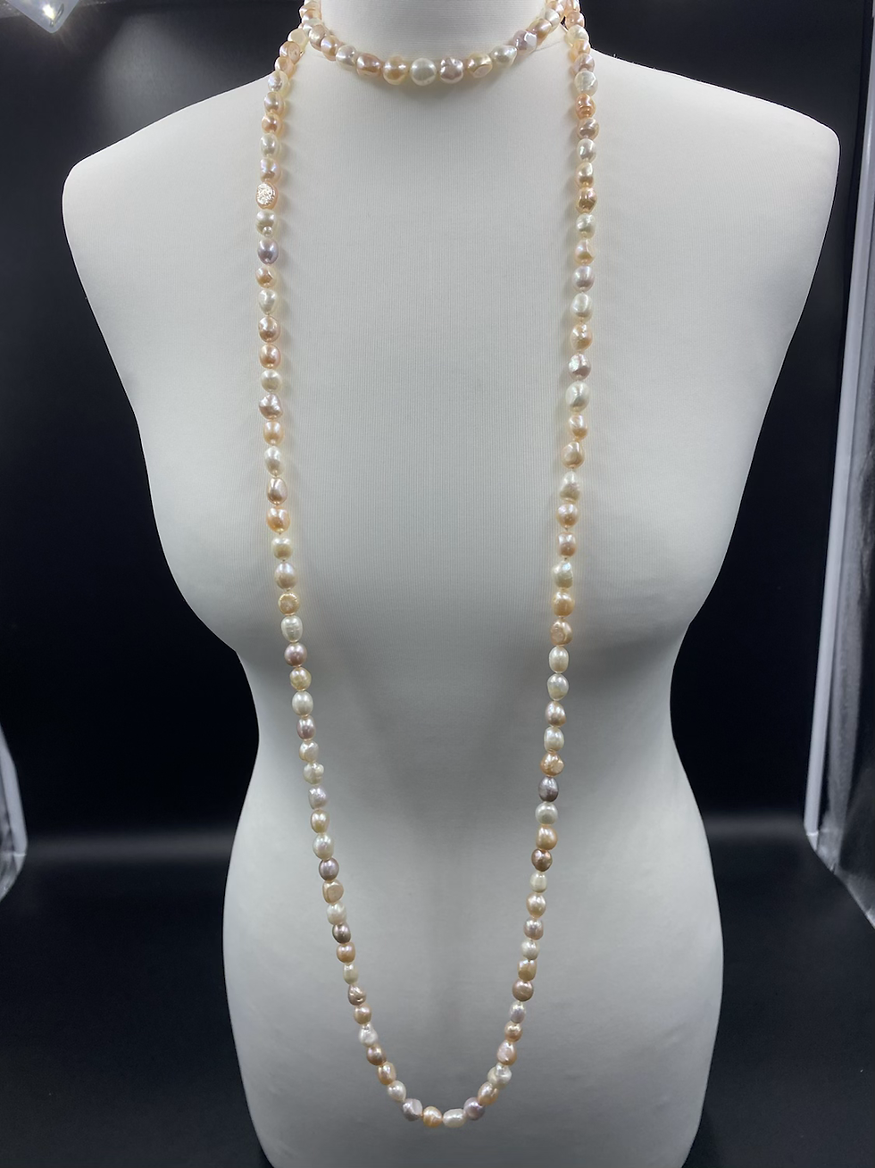 Thumbnail: Multi-coloured Freshwater Cultured Baroque Pearls Necklaces