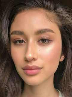 Parisian Makeup - Trang điểm Parisian là gì? Xu hướng trang điểm gái Pháp có gì đặc biệt? 