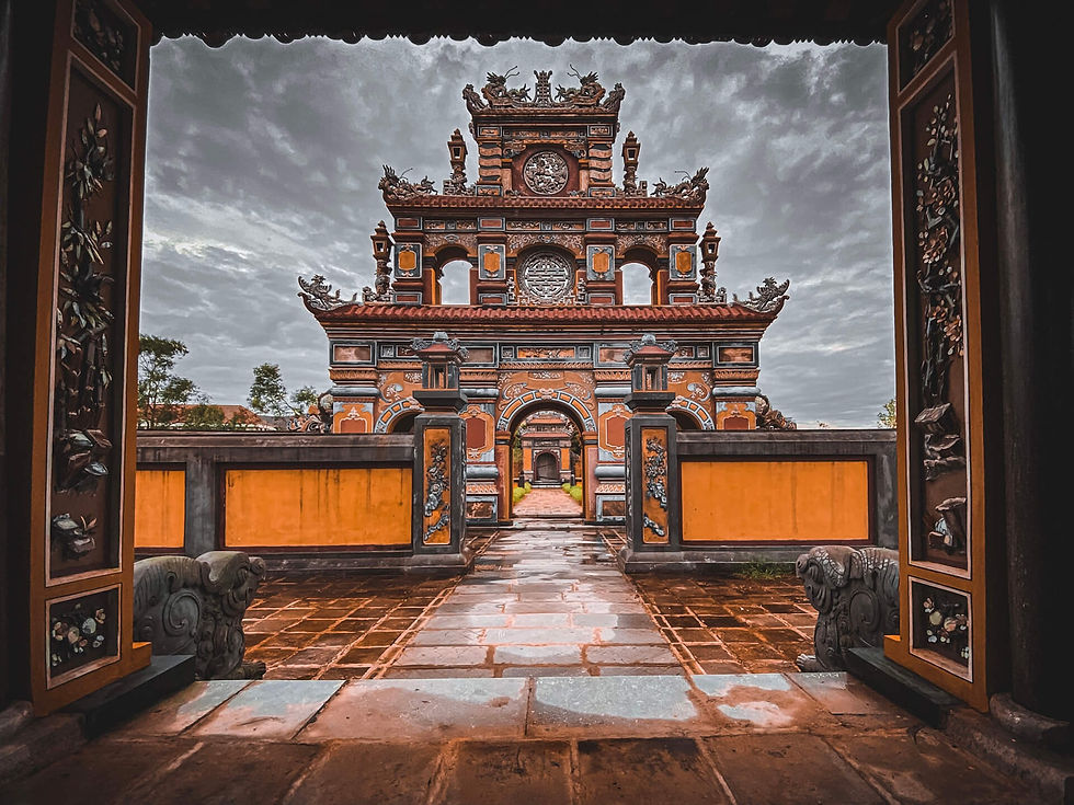 lang-duc-duc-la-dia-diem-du-lich-hue-yeu-thich-cua-nhieu-ban-tre