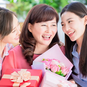 Guide to Mother's Day Gift Ideas: Aesthetic Treatments and More
