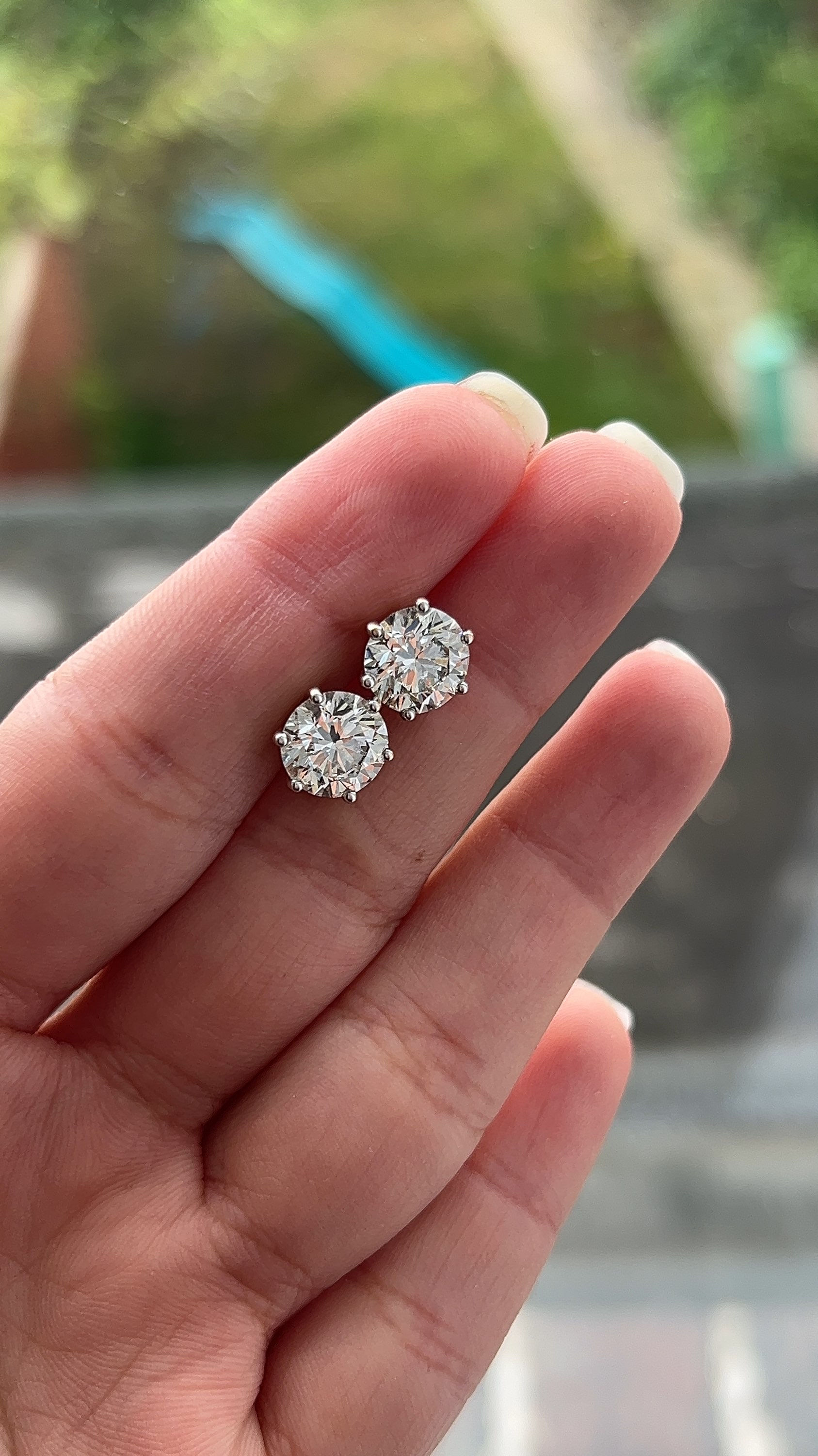 4ctw round diamond studs