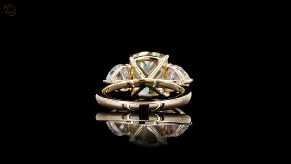 Thumbnail: Yellow cushion with heart sides