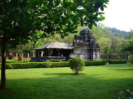 Kadamba Shri Mahadeva Temple Tambdi Surla