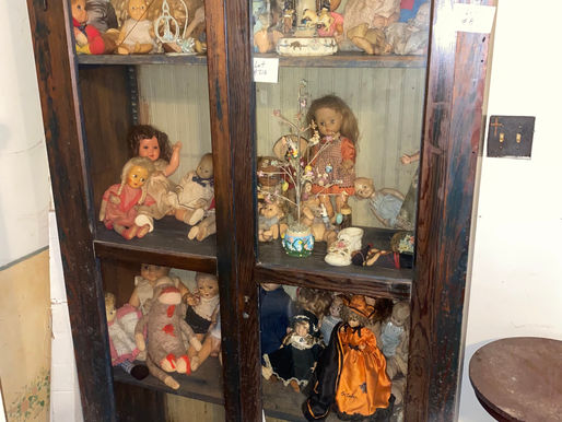 Antiques, Vintage Collectibles and more! Jane Smith Auction #1/ Online Auction Only 