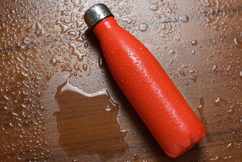 Water bottle to stay hydrated while you are having endometriosis pain