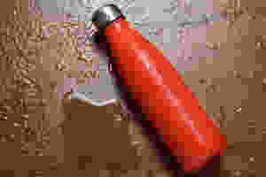 Water bottle to stay hydrated while you are having endometriosis pain