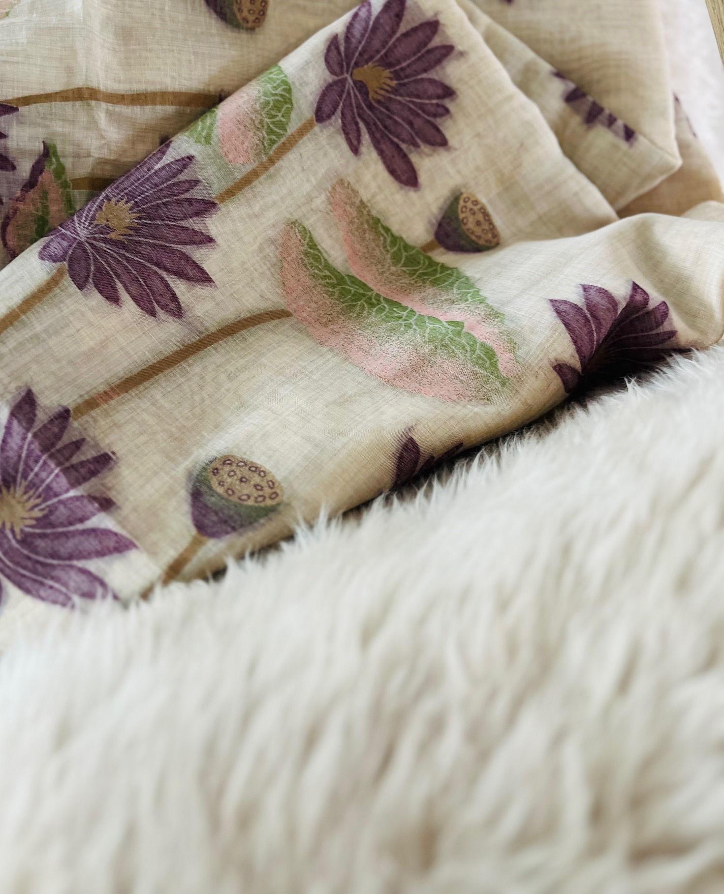 Purple Lily - Taat Sari