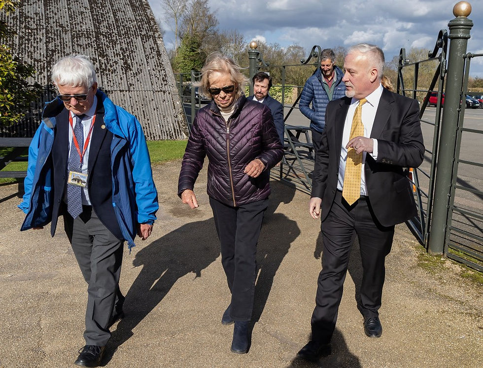 Keith Hichisson, Lady Whitbread, Richard Fuller