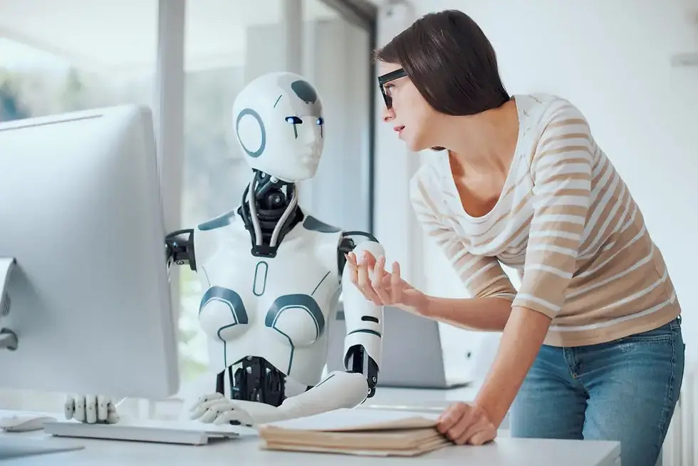 Mujer trabajando junto con inteligencia artificial en una oficina moderna.