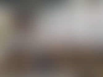 Mujer realizando compras en Realidad Aumentada