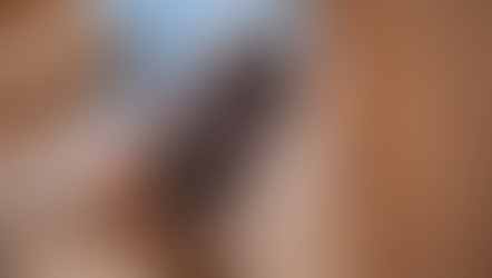 Mujer utilizando la aplicación de Instagram