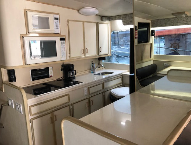 Private boat charter on Cocorijo