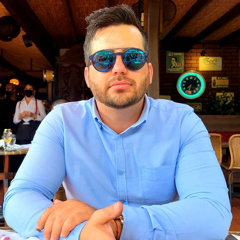 Writer: Jurek M. (Fundador)