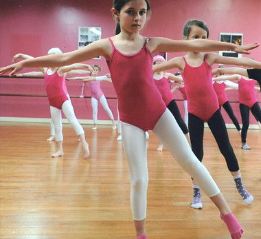 Noelie danse_edited.jpg