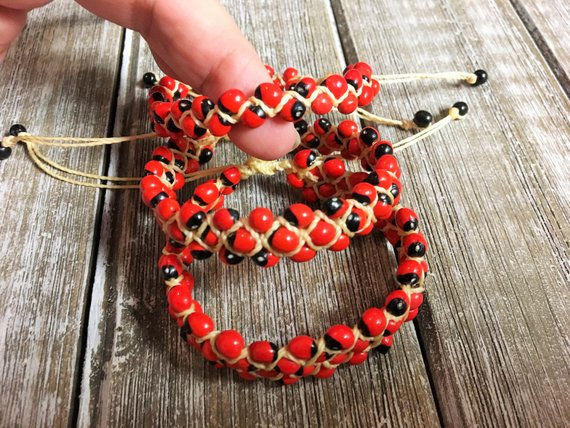 Brazalete de Peonía