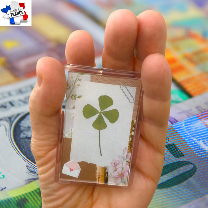 Miniature : “Cadre magnétique : Trèfle, essence de bonne fortune” 🖼️🍀✨