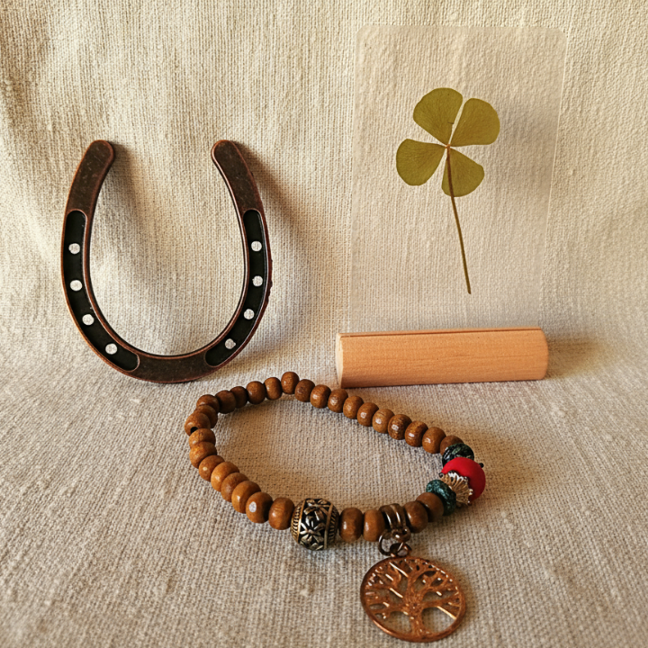 Thumbnail: Cadeau Spirituel | Bracelet Arbre de Vie, Trèfle Naturel et Fer à Cheval | Harmonie