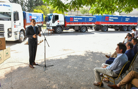 Valdés recibió donación de la empresa Tipoití para productores afectados por los incendios