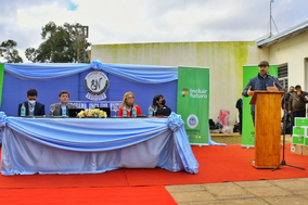 En La Cruz, Valdés inauguró dos Jardines de Infantes e hizo entrega de netbooks en la Escuela 675