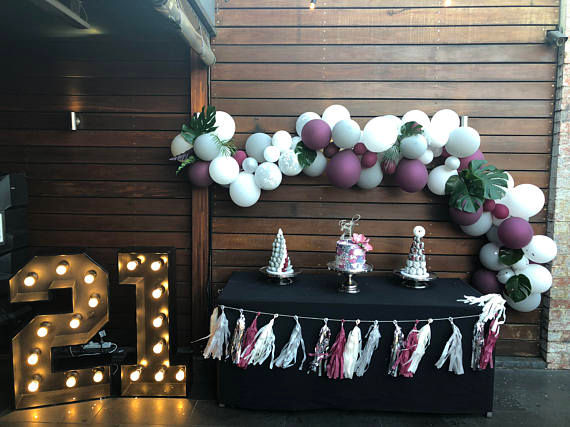 Thumbnail: Balloon Garland DIY Kit Large