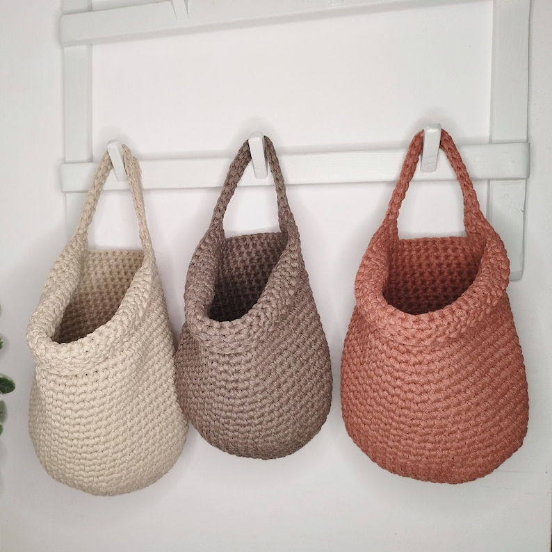 Thumbnail: Wall hanging baskets