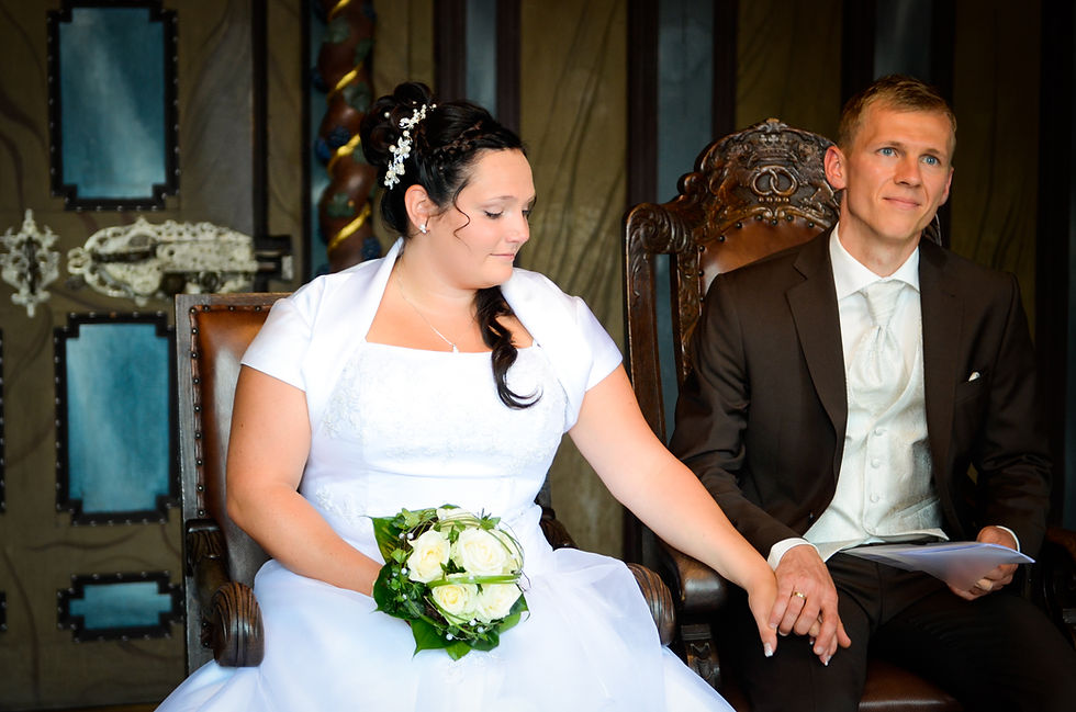 Braut und Bräutigam im Standesamt Jena